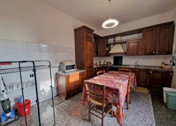 Cucina - Four-room apartment via San Luca, 6, Genova (neighborhood Centro Storico) - photo 20