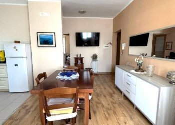 Salone - Three-room apartment via Giacomo Leopardi, Spigno Saturnia - photo 2