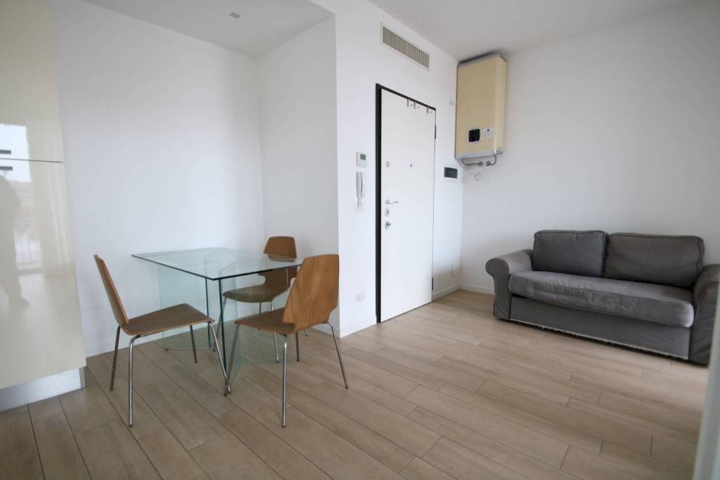 Salone - Appartamento via Ippolito Rosellini, 2, Milano (zona Isola) - foto 2