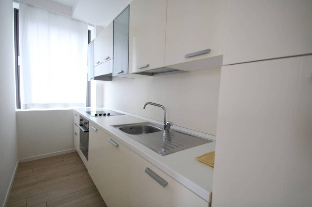 Cucina - Appartamento via Ippolito Rosellini, 2, Milano (zona Isola) - foto 3