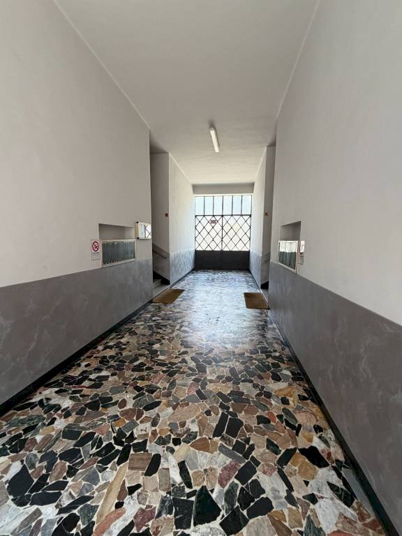 Interno palazzo - One-room apartment via Tonale, 16, Torino (neighborhood Mirafiori Sud) - photo 2