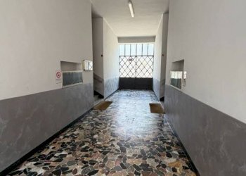 Interno palazzo - One-room apartment via Tonale, 16, Torino (neighborhood Mirafiori Sud) - photo 2