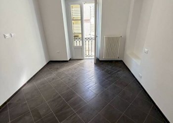Camera da letto - Trilocale via Quintino Sella, 43, Asti - foto 13