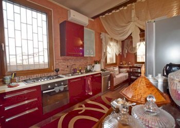 Cucina - Villa strada dei Bertoni, 27, Mondovì - photo 7