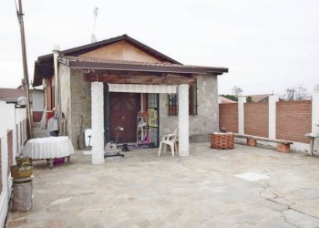 Cortile interno - Villa strada dei Bertoni, 27, Mondovì - photo 22