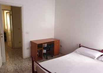 Camera da letto - Three-room apartment Borgo Zaccagni, 3, Parma - photo 5
