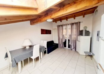 Veranda - Two-room apartment vicolo Enrico Bonfanti, 4, Varese (neighborhood Sant'Ambrogio) - photo 3