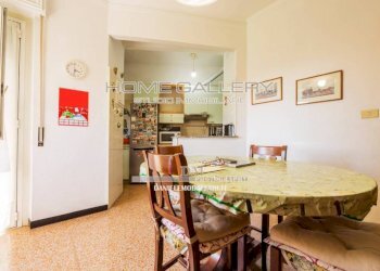 Soggiorno - Four-room apartment via Apparizione, Genova (neighborhood Borgoratti) - photo 8