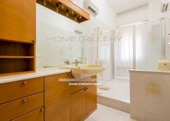 Bagno - Four-room apartment via Apparizione, Genova (neighborhood Borgoratti) - photo 14