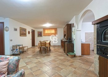 Foto 14 - Villa Via Tevere
 
8, Viterbo - foto 14