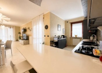 Salone - Quadrilocale via Cesare Battisti, 7/5, Carmagnola - foto 4