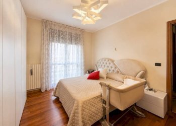 Camera da letto - Quadrilocale via Cesare Battisti, 7/5, Carmagnola - foto 16