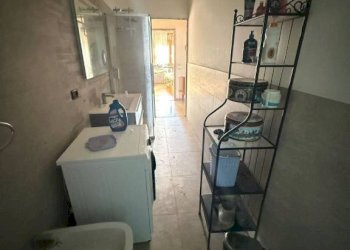 Bagno - Quadrilocale corso Giulio Cesare, 203, Torino (zona Rebaudengo) - foto 17