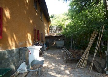 Cortile interno - Casa indipendente Località Sant'Eufemia, Sinio - foto 12