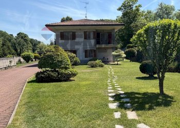 Giardino - Villa VIA DANTE ALIGHIERI
 
8, Pogno - foto 3