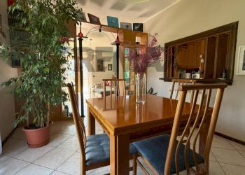 Sala da pranzo - Villa VIA DANTE ALIGHIERI
 
8, Pogno - foto 8