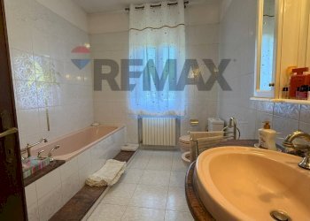 Bagno - Villa VIA DANTE ALIGHIERI
 
8, Pogno - foto 12