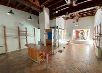 Interno non residenziale - Shop via del Duomo, Pinerolo - photo 3