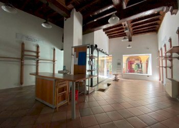 Interno non residenziale - Shop via del Duomo, Pinerolo - photo 4