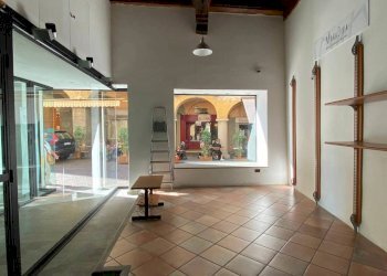 Interno non residenziale - Shop via del Duomo, Pinerolo - photo 7