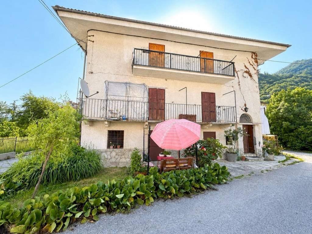 Facciata - Four-room apartment via Madame Curie, 7, Roccaforte Mondovì - photo 1