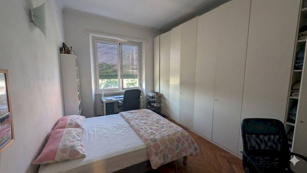 Camera da letto - Quadrilocale corso Duca degli Abruzzi, 106, Torino (zona Crocetta) - foto 2
