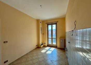 Soggiorno - Bilocale via Vincenzo Virginio, 44, Pinerolo - foto 8