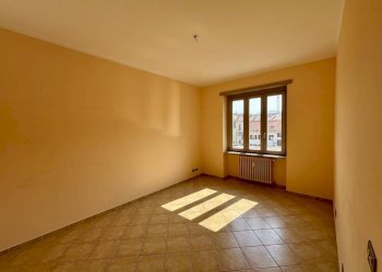 Camera da letto - Two-room apartment via Vincenzo Virginio, 44, Pinerolo - photo 13