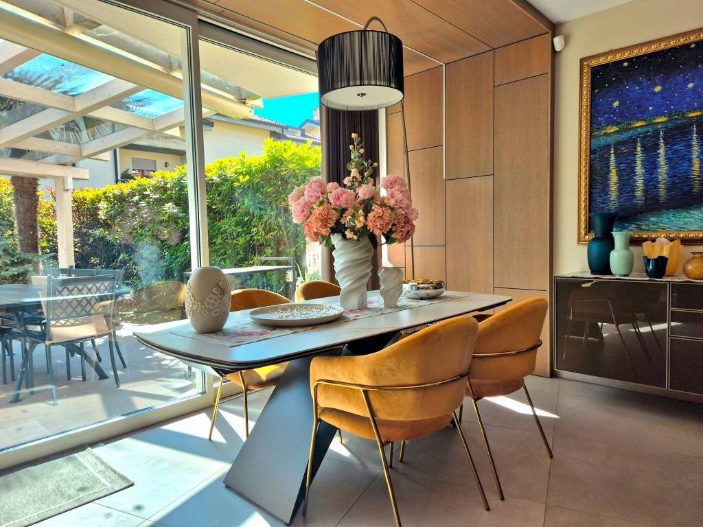 Veranda - Villa a Schiera via Gian Franco Borney, frazione Madonna Delle Grazie, Cuneo - foto 1