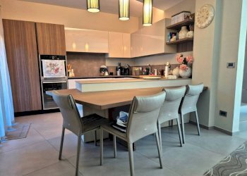 Cucina - Villa a Schiera via Gian Franco Borney, frazione Madonna Delle Grazie, Cuneo - foto 24