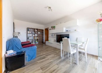 Soggiorno 3. - Bilocale via Pagoda Bianca, Roma (zona Torrino) - foto 3