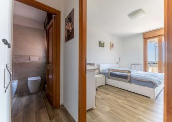 Camera da letto 1. - Bilocale via Pagoda Bianca, Roma (zona Torrino) - foto 9