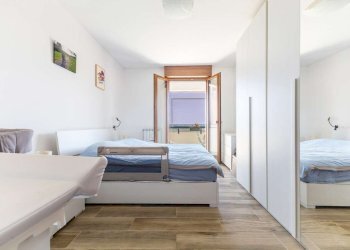 Camera da letto 3. - Bilocale via Pagoda Bianca, Roma (zona Torrino) - foto 11