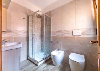 Bagno - Bilocale via Pagoda Bianca, Roma (zona Torrino) - foto 13