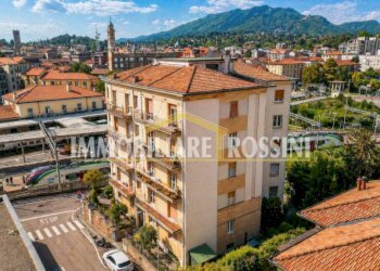 Facciata - Trilocale via Michelangelo Buonarroti, 1, Varese - foto 2