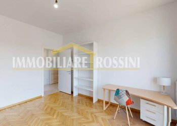 Camera da letto - Trilocale via Michelangelo Buonarroti, 1, Varese - foto 19