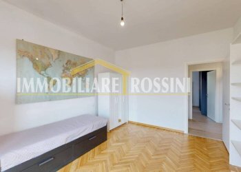 Camera da letto - Trilocale via Michelangelo Buonarroti, 1, Varese - foto 22