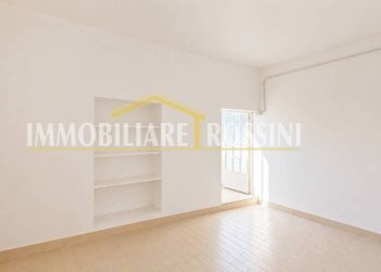 Stanza non arredata - Three-room apartment via Michelangelo Buonarroti, 1, Varese - photo 29