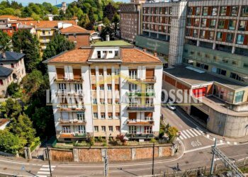 Facciata - Three-room apartment via Michelangelo Buonarroti, 1, Varese - photo 35
