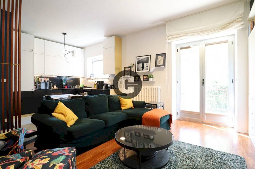Soggiorno - Trilocale strada Comunale di Mongreno, 89, Torino (zona Madonna del Pilone) - foto 2
