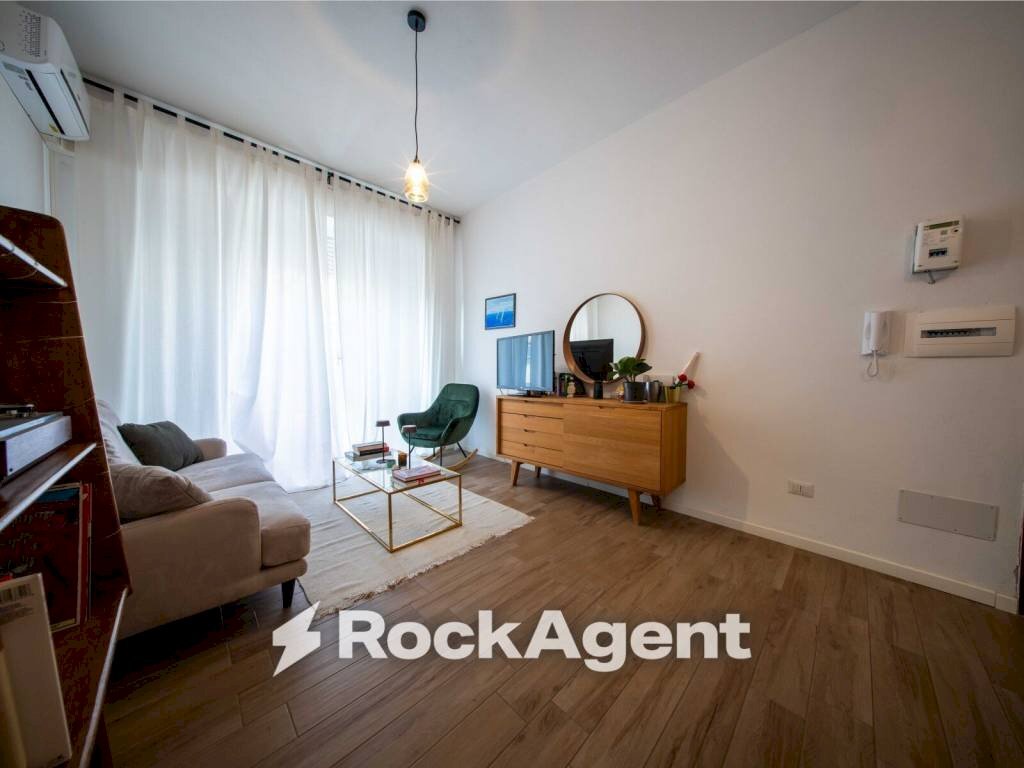 Camera da letto - Two-room apartment via Principessa Iolanda di Savoia, 60, Sassari - photo 3