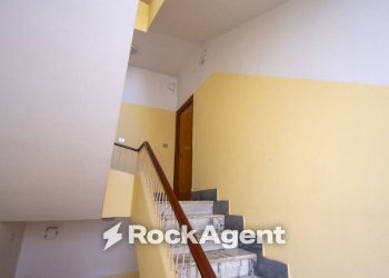 Interno palazzo - Two-room apartment via Principessa Iolanda di Savoia, 60, Sassari - photo 23