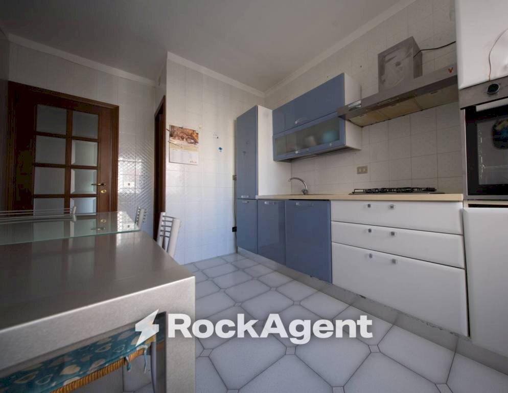 Cucina - Four-room apartment via Budapest, 10, Sassari - photo 2