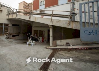 Cortile interno - Shop via Giovanni Amendola, 53, Sassari - photo 6