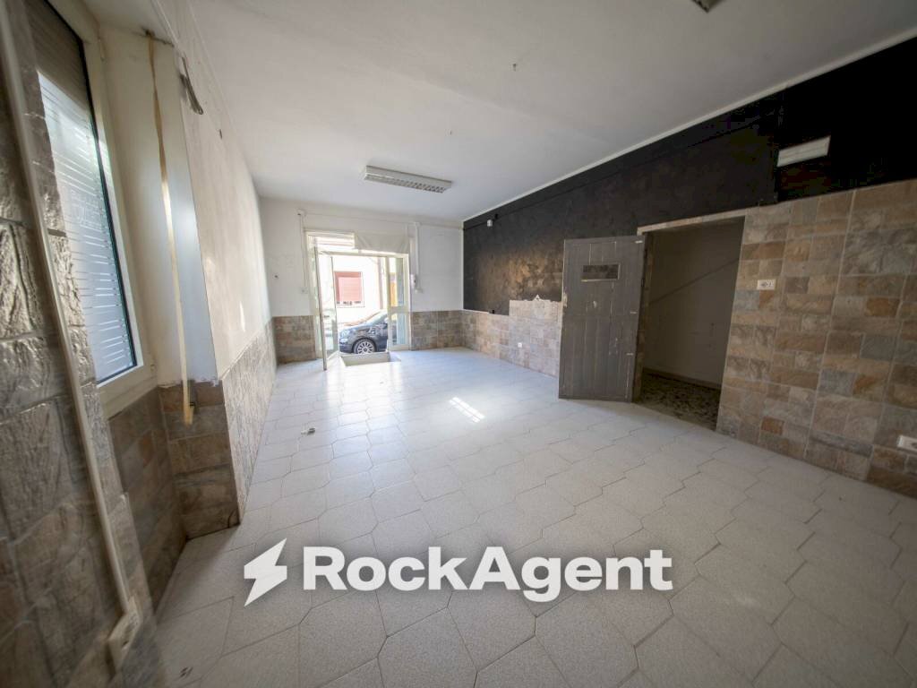 Stanza non arredata - Shop via Cagliari, 11, Sorso - photo 3