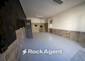 Interno palazzo - Shop via Cagliari, 11, Sorso - photo 1