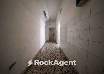 Interno palazzo - Shop via Cagliari, 11, Sorso - photo 7