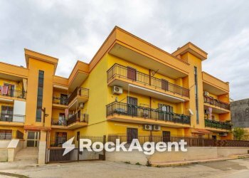 Facciata - Three-room apartment vico II le Mattine, Bitonto - photo 12