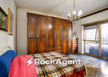 Camera da letto - Four-room apartment via Pietro D'Assisi, 5, Roma - photo 12