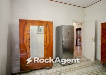 Camera da letto - Four-room apartment via Pietro D'Assisi, 5, Roma - photo 16